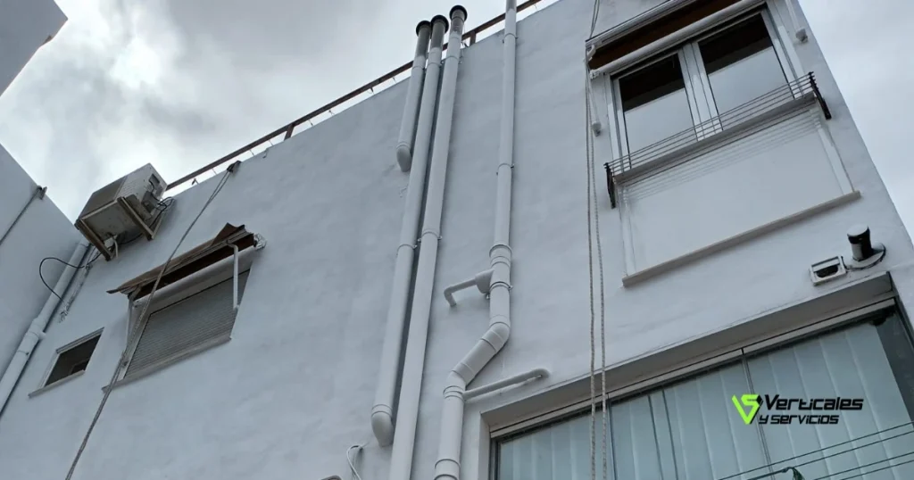 Fachada vertical una vez efectuados los trabajos de impermeabilización por Verticales y Servicios.
